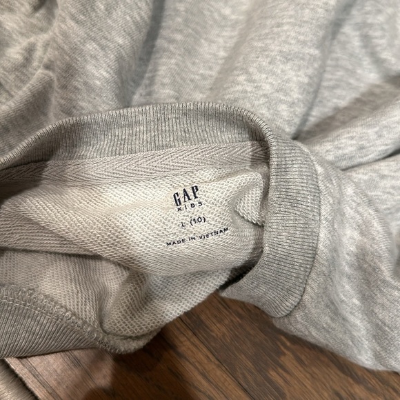 Gap Kids Girl’s Gray Crewneck - Size Large - Picture 3 of 4